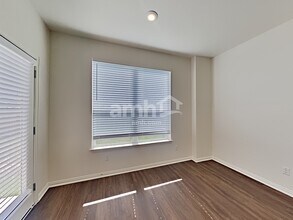 325 Pebble Beach Run in New Braunfels, TX - Foto de edificio - Building Photo