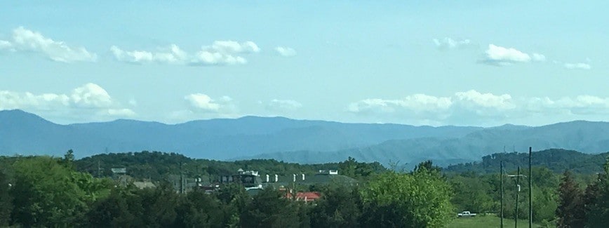 734 Heiden Dr in Gatlinburg, TN - Foto de edificio