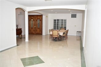 4751 Haskell Ave in Los Angeles, CA - Building Photo - Building Photo