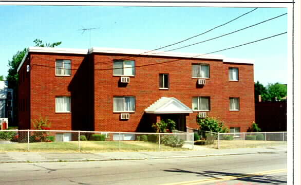 211 W Squantum St in Quincy, MA - Building Photo