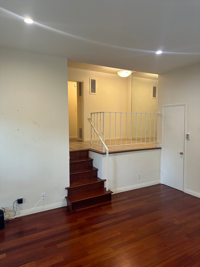 1034 9th St in Santa Monica, CA - Foto de edificio - Building Photo