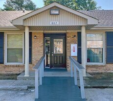 807 Golf View Pl in Clarksville, TN - Building Photo