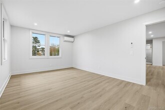 36 Dunwoodie St in Yonkers, NY - Building Photo - Building Photo