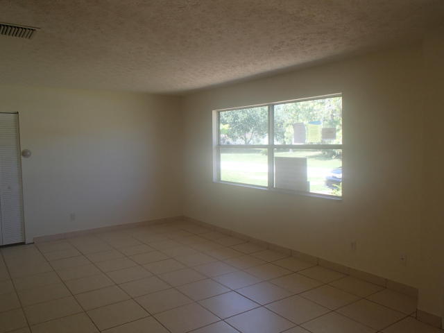 132 SW Crescent Ave in Port St. Lucie, FL - Building Photo - Building Photo