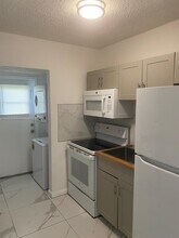 2861 NW 15th Ct in Fort Lauderdale, FL - Building Photo - Building Photo