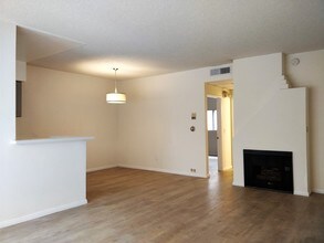 2584 S Centinela Ave, Unit 3 in Los Angeles, CA - Building Photo - Building Photo