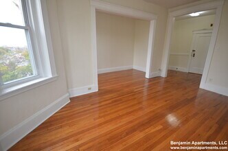 1345 Commonwealth Ave, Unit 35 in Boston, MA - Building Photo - Building Photo