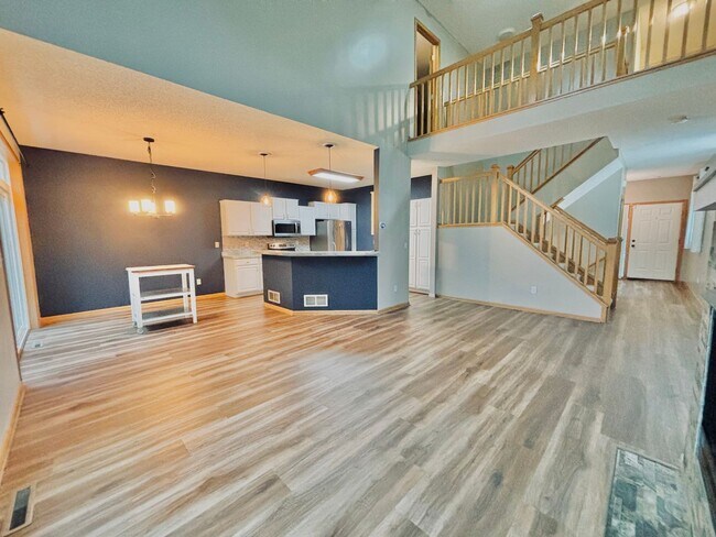 60x Crane Creek Ln in Eagan, MN - Building Photo - Building Photo
