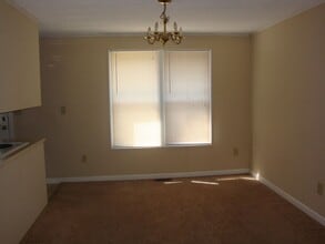 2236 Laburnum Ave in Charlotte, NC - Foto de edificio - Building Photo