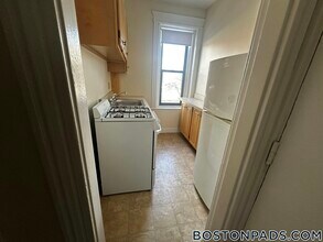 1152 Commonwealth Ave, Unit 22 in Boston, MA - Building Photo - Building Photo