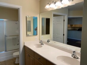 10076 Maya Linda Rd, Unit 1106 in San Diego, CA - Building Photo - Building Photo