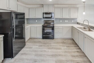 766 Wall St, Unit 09 in Livingston, IL - Building Photo - Building Photo