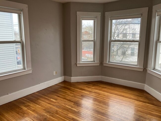 61 Vine St in Lynn, MA - Building Photo - Building Photo
