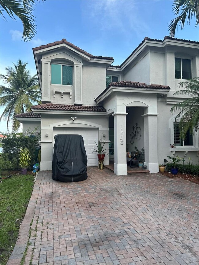 11148 NW 73rd St in Doral, FL - Building Photo - Building Photo