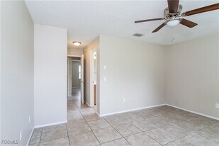 3421 32nd St SW in Lehigh Acres, FL - Building Photo