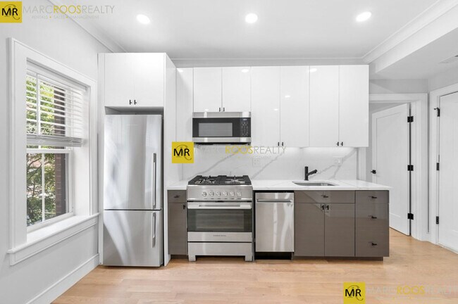 535 Newbury St, Unit #6 in Boston, MA - Foto de edificio - Building Photo