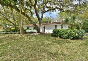 16100 SW 76th Ave in Palmetto Bay, FL - Building Photo