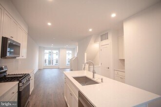 2136 Tysons Ridgeline Rd in Falls Church, VA - Building Photo - Building Photo