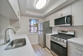 Trabuco Villas in Lake Forest, CA - Foto de edificio - Building Photo