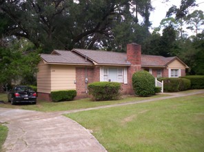 106 Dixie Dr in Tallahassee, FL - Building Photo - Building Photo