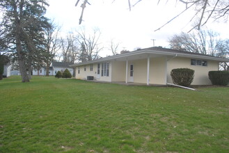 2753 Bent Oak Ave in Adrian, MI - Foto de edificio - Building Photo