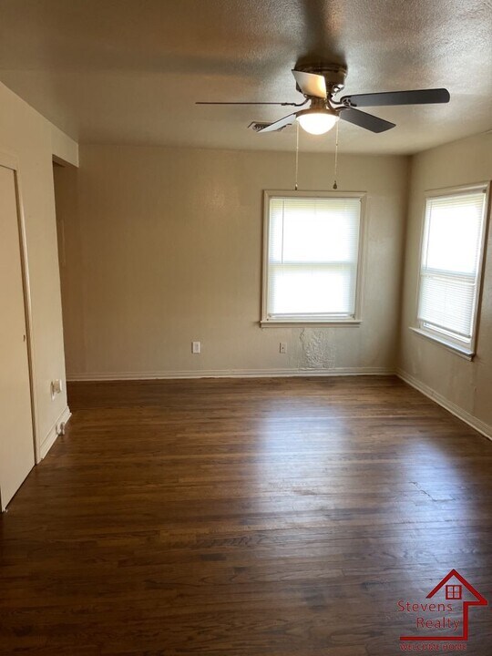 2115 NW Arlington Ave in Lawton, OK - Building Photo