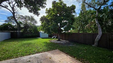 1003 N 17th Ave in Hollywood, FL - Building Photo - Building Photo