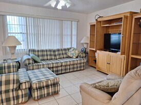 1010 Wolverton E in Boca Raton, FL - Building Photo