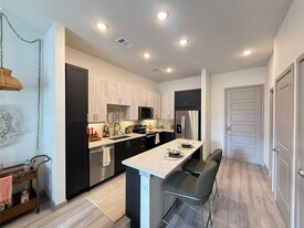 11604 Stonehollow Dr in Austin, TX - Building Photo