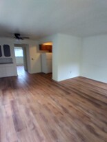 2483 E Maple Rd in Birmingham, MI - Building Photo