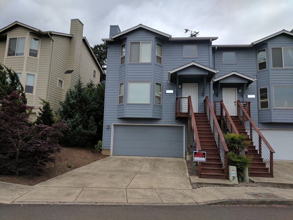 1286 Westbrook Dr NW in Salem, OR - Foto de edificio