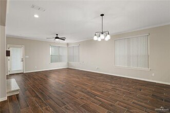 25 Amistad Cir in McAllen, TX - Building Photo - Building Photo