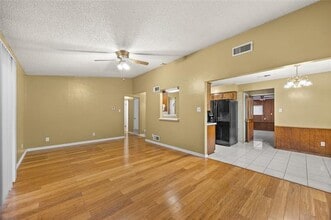 517 McDivitt Dr in Garland, TX - Building Photo - Building Photo