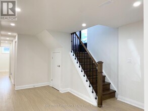 77 Wareside Rd in Toronto, ON - Building Photo - Building Photo