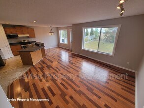17218-17288 88 St NW in Edmonton, AB - Building Photo - Building Photo