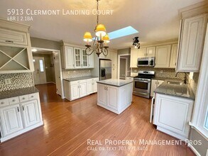 5913 Clermont Landing Ct in Burke, VA - Building Photo - Building Photo
