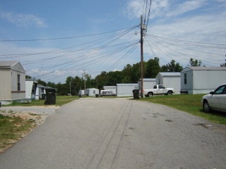 Kee St in Hollow Rock, TN - Building Photo