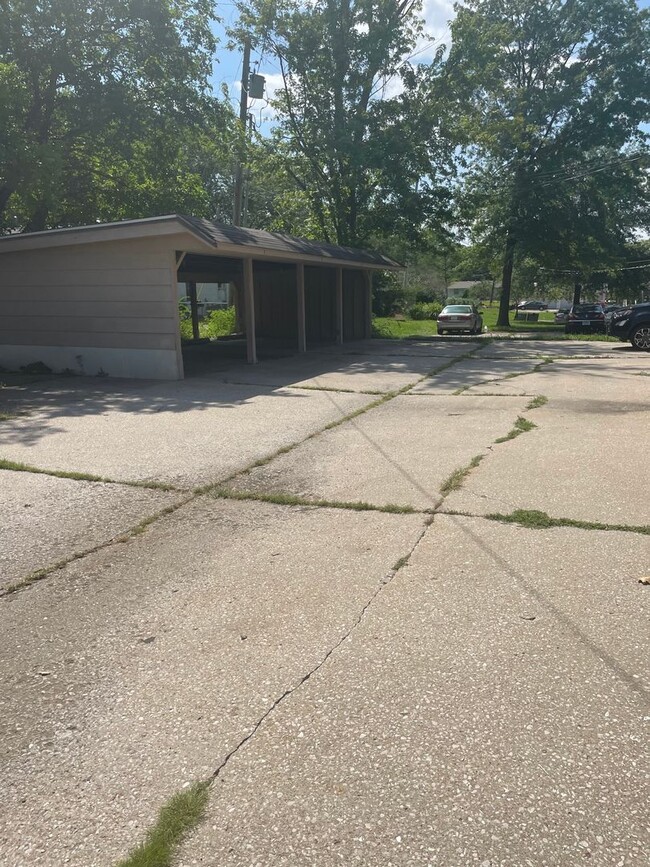 2940 Leeway Dr in Columbia, MO - Building Photo - Building Photo