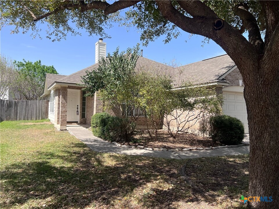 347 Meadow Park in New Braunfels, TX - Building Photo