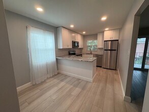 1327 84th Ave N in St. Petersburg, FL - Building Photo - Building Photo