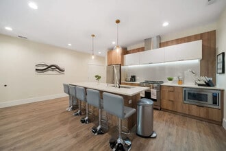 2110 W Washington Blvd, Unit SI ID1261733P in Chicago, IL - Building Photo - Building Photo