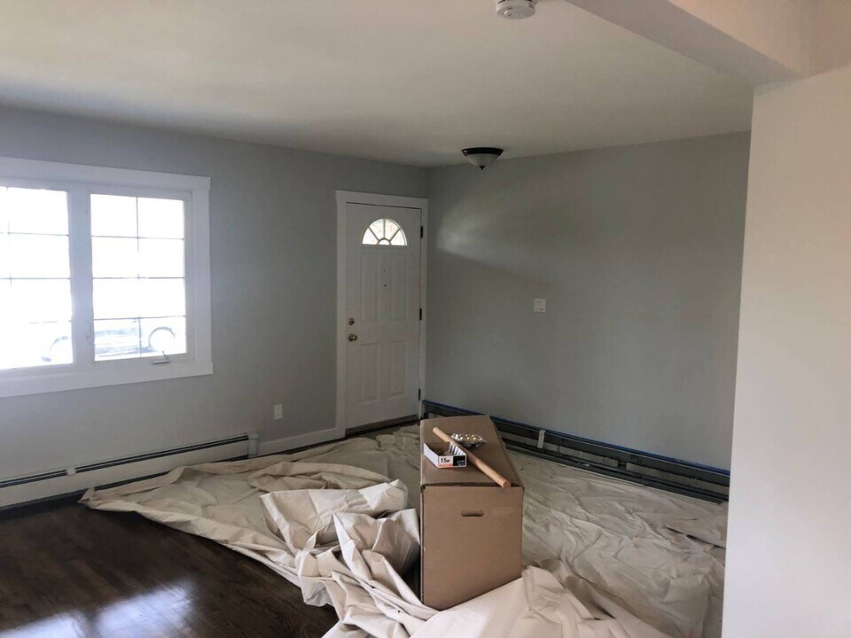 38-31 1st St in Glen Cove, NY - Building Photo