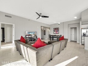 8255 Las Vegas Blvd S-Unit -#2021 in Las Vegas, NV - Foto de edificio - Building Photo