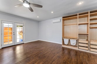 1344 N Lincoln St in Burbank, CA - Foto de edificio - Building Photo