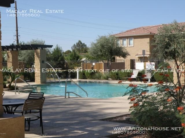 1225 N 36th St-Unit -#2119 in Phoenix, AZ - Foto de edificio - Building Photo