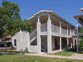 Flagship Apartments in Austin, TX - Foto de edificio - Building Photo