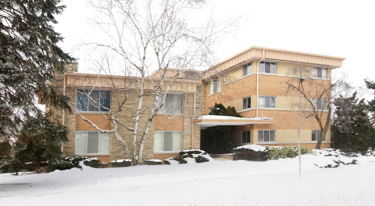 302 N Pine Ave in Arlington Heights, IL - Building Photo