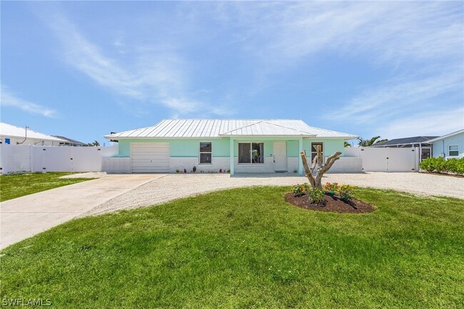 12139 Matlacha Blvd in Cape Coral, FL - Building Photo - Building Photo