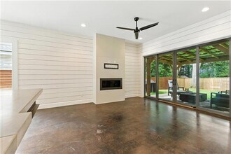 244 Locust St NE in Atlanta, GA - Building Photo - Building Photo