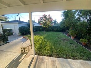 5419 Murietta Ave in Sherman Oaks, CA - Foto de edificio - Building Photo